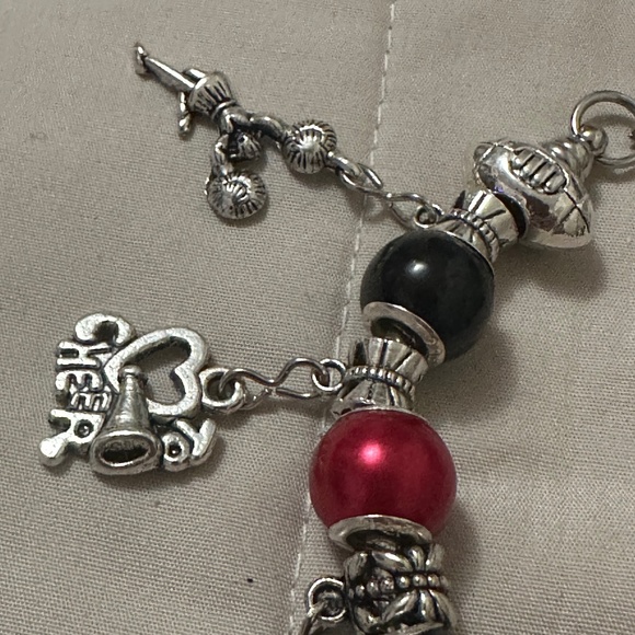 Handmade – NWOT – Sterling silver plated charm bracelet. Red/black beads sporty. - Picture 5 of 16